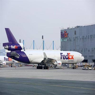 Servizi FedEx dal Giappone Prelievo dai fornitori al porto/magazzino tramite camion Intermediazione doganale Sgombero doganale